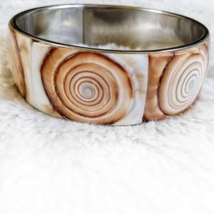 🐚 Vintage Boho Swirl Shell Bangle